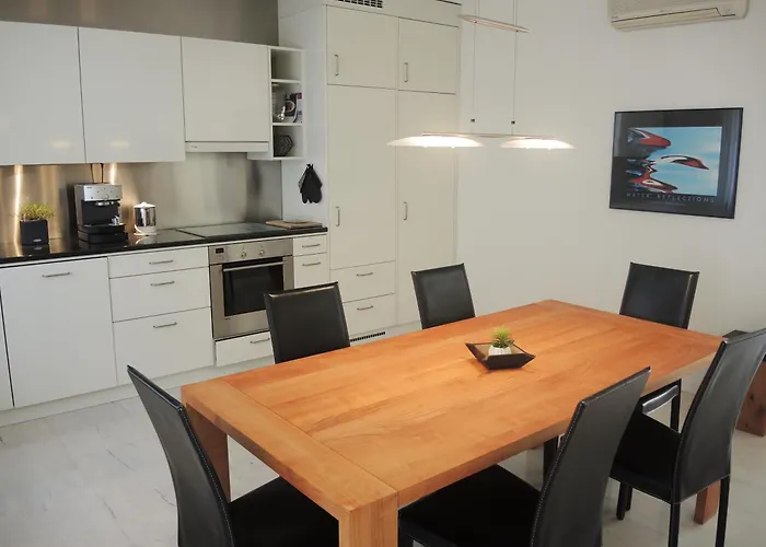 Alice By Fewotessin *