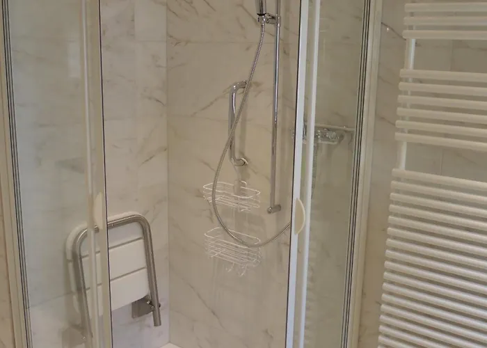 Alice By Fewotessin Daire