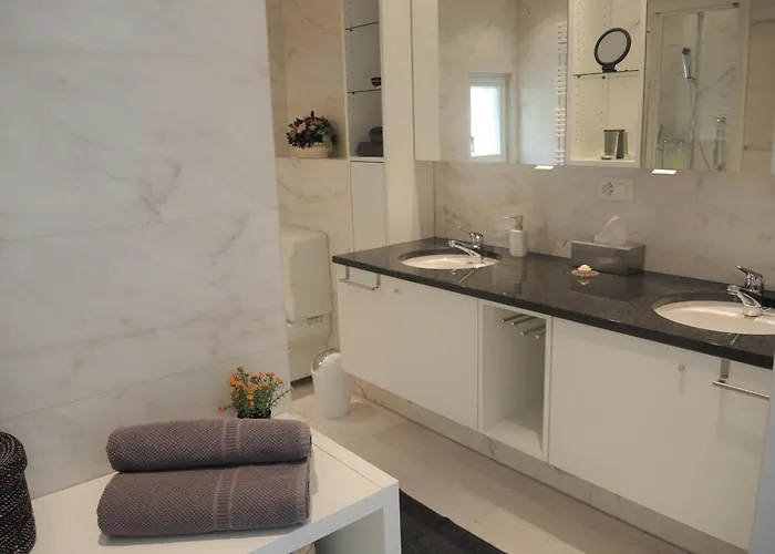 Alice By Fewotessin * Локарно